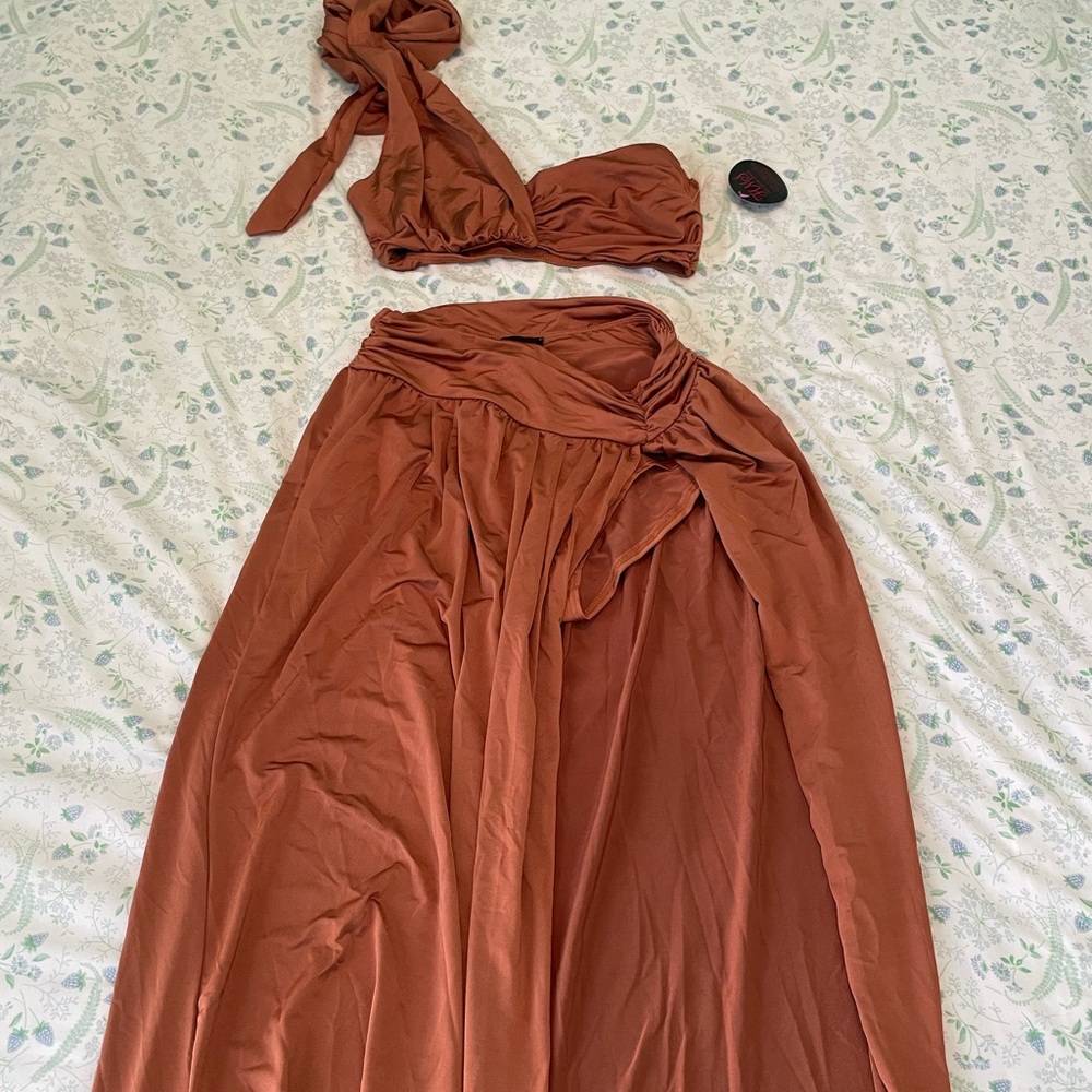 Hot Miami styles size small maxi skirt, crop top set.